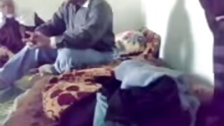 Zaista raskošna plava mama Dee Dee Bloom šepuri se svojim oblinama